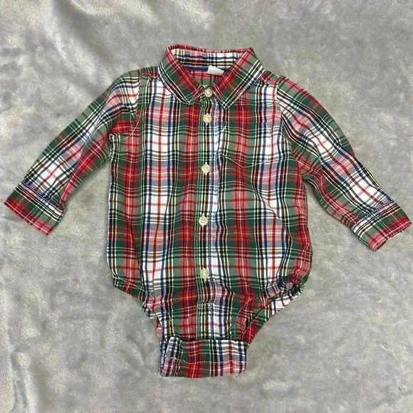 GAP - long sleeve button down plaid onesie dress shirt/top. Size 12-18 months - Picture 1 of 3